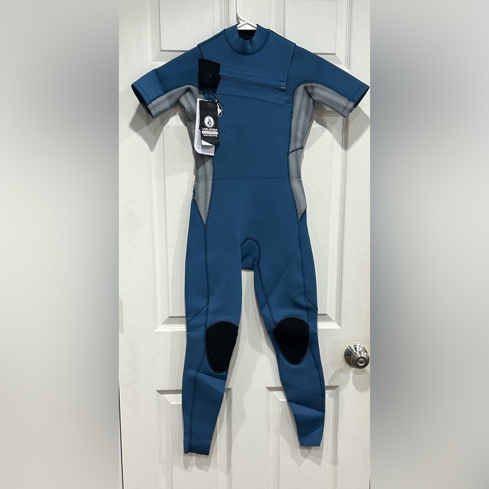 Volcom Boys Size 12 Modulator Wetsuit 2 mm Chest Zip Short Sleeve Blue NWT Scuba